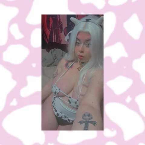Photo of model @brattyfaerie