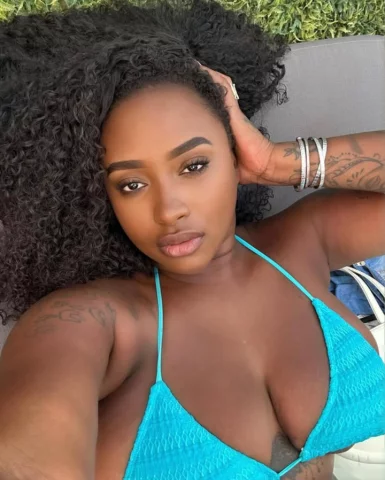 Photo of model @brazilianhottiiee