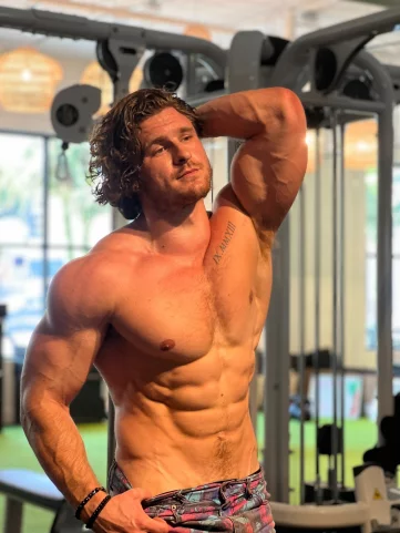 Photo of model @briangetsbuffclips