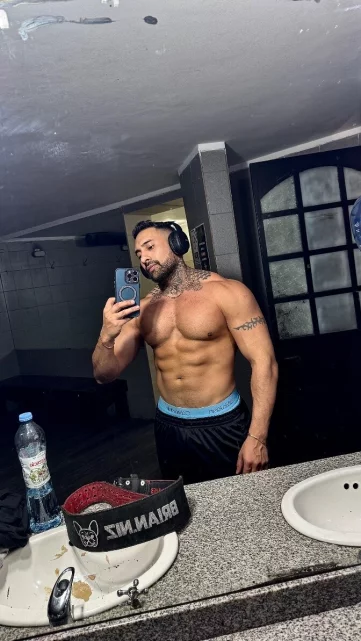 Photo of model @briannizok