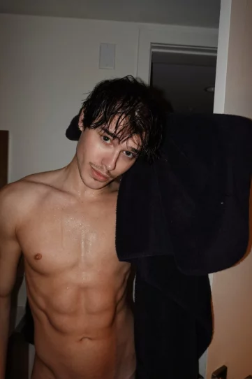 Photo of model @broghansemrad
