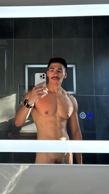 Photo of model @brownguyonlyfans