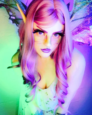 Photo of model @buttonladyfree