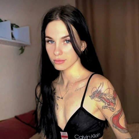 Photo of model @cara_mel_ka