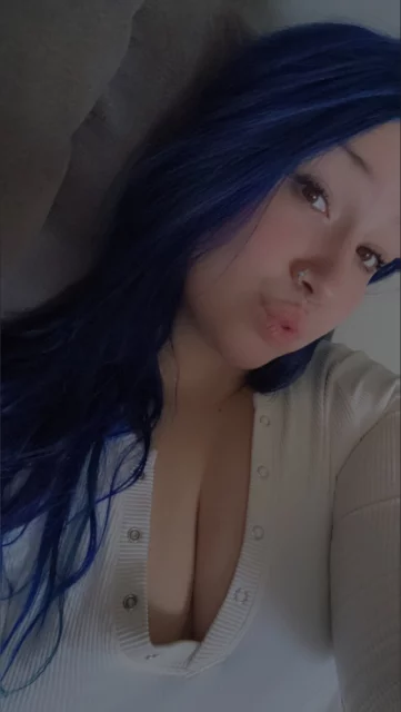 Photo of model @carolinethehottest