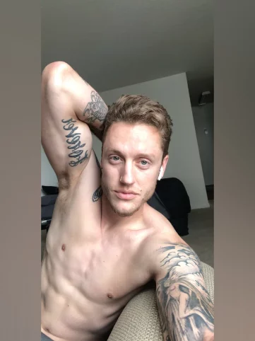 Photo of model @carterbennett