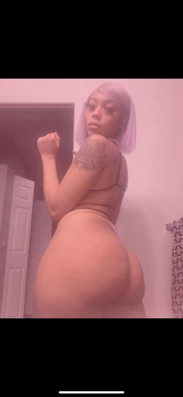 Photo of model @cassietoonastyfree