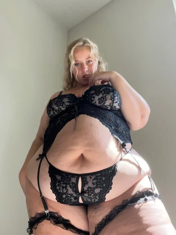 Photo of model @ceciliaxemilybbw