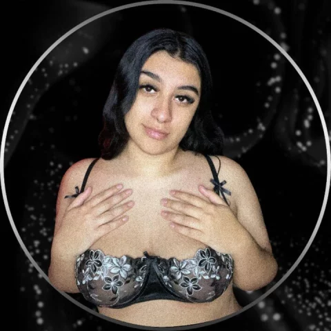 Photo of model @cherryl0v3