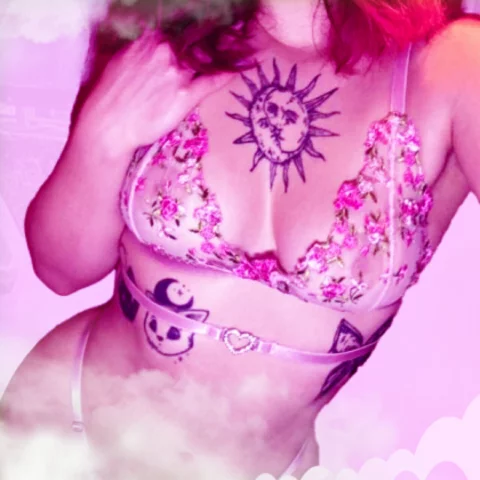 Photo of model @cherryluxeee
