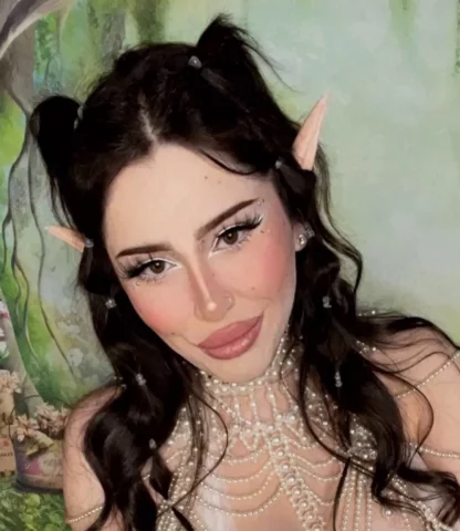 Photo of model @cleoblossomtv
