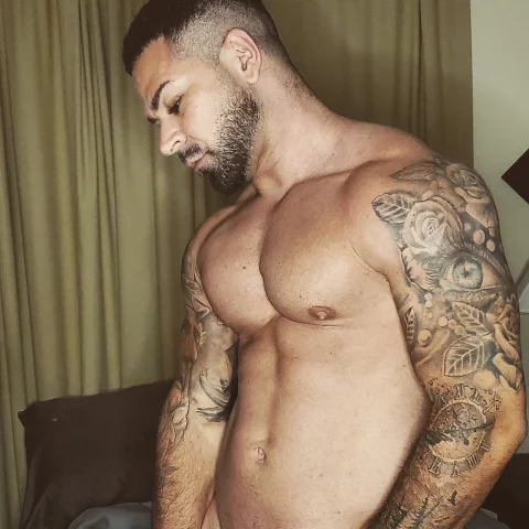 Photo of model @colinmaxwell