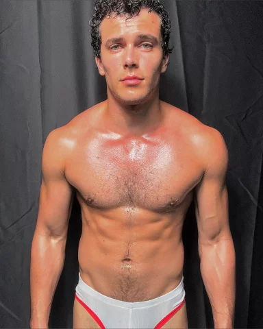 Photo of model @connorbottoms