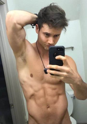 Photo of model @connorfitness