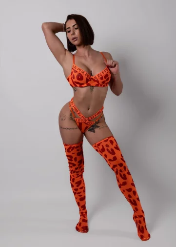 Photo of model @crave_me_xo