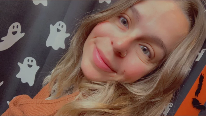 Photo of model @creepypeachesx