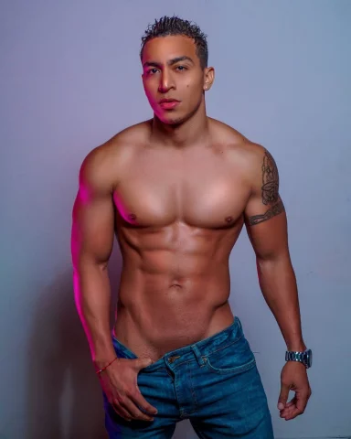 Photo of model @crisstom