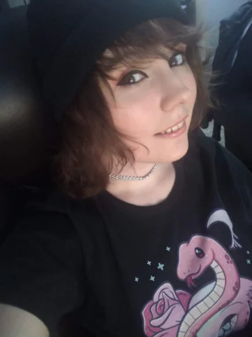 Photo of model @cryptmommyfree