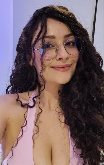 Photo of model @curlyrapunzel
