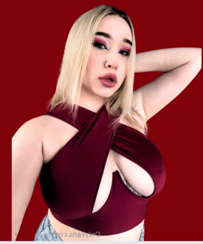 Photo of model @curvy_sandy
