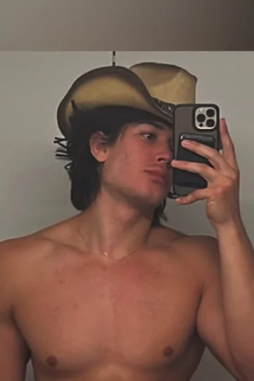 Photo of model @cutehotboy69