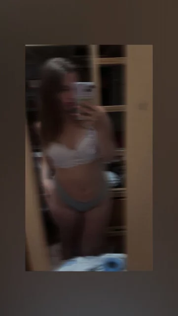 Photo of model @cutiepatootie101