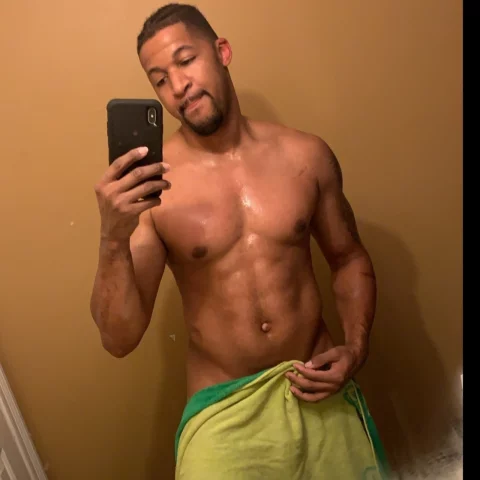 Photo of model @dabodypleaser25