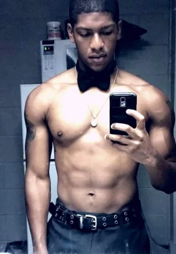Photo of model @daddy_savage