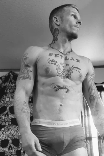 Photo of model @daddyillini1987