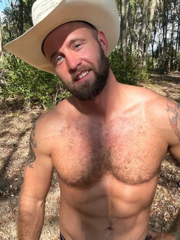 Photo of model @daddywrangler77