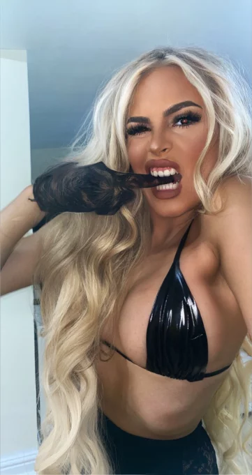 Photo of model @dannidominatrix
