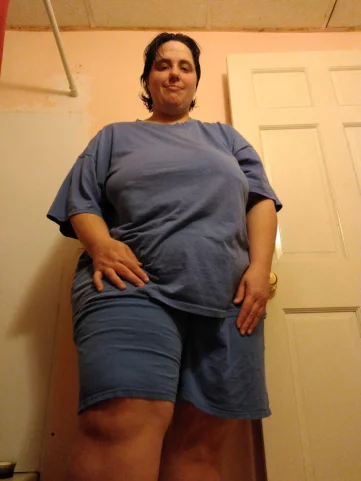 Photo of model @deepthroatheather412