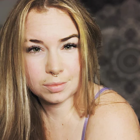 Photo of model @delahrose