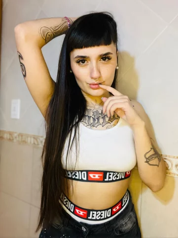 Photo of model @demonbluee