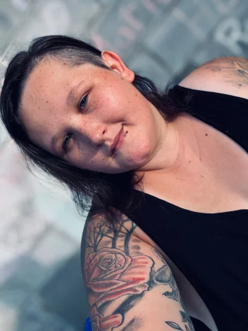 Photo of model @demonicvalkyrie
