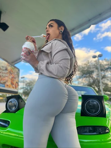 Photo of model @dessiedesiresxoxo