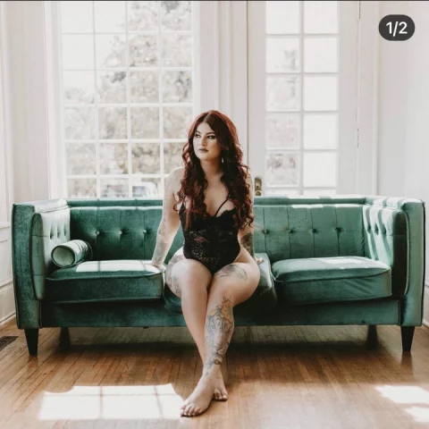 Photo of model @devinebria