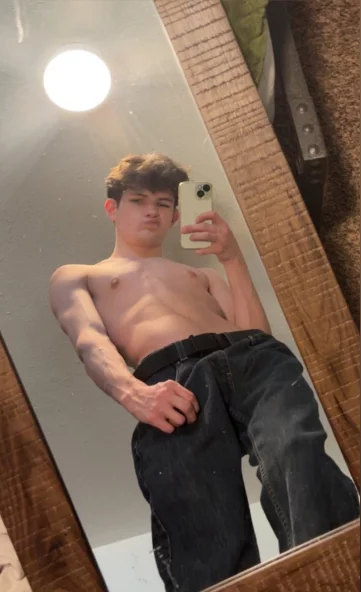 Photo of model @dillytwink