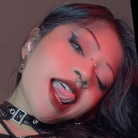 Photo of model @distortedeyes
