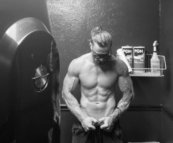 Photo of model @distractedjohnny