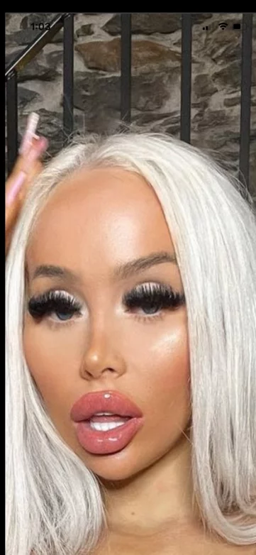 Photo of model @dollybitchfree