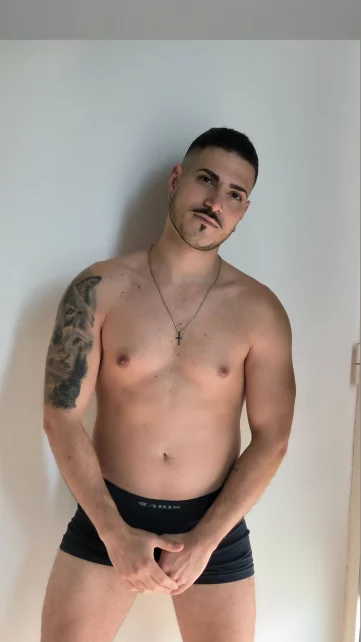 Photo of model @dom996