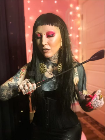 Photo of model @dominatrixmars