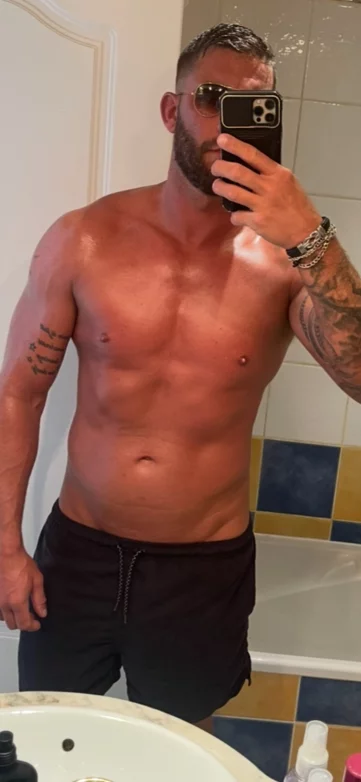 Photo of model @domsavage69