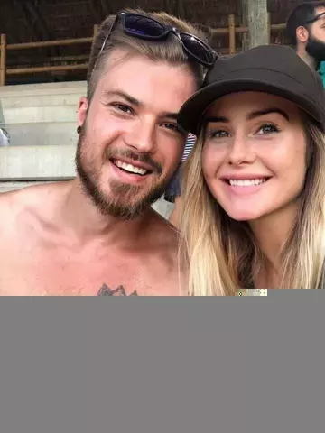 Photo of model @dont-tell-mom-and-dad