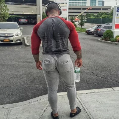 Photo of model @drjekyllmrhines