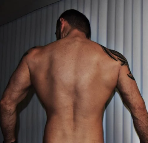 Photo of model @dudepassingthrough
