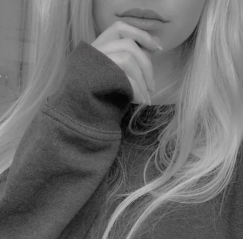Photo of model @dutchblondie