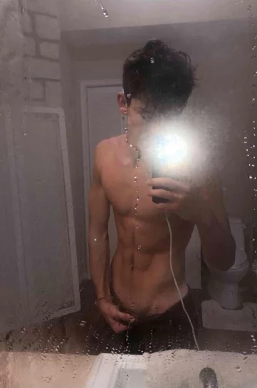 Photo of model @dylpickle69