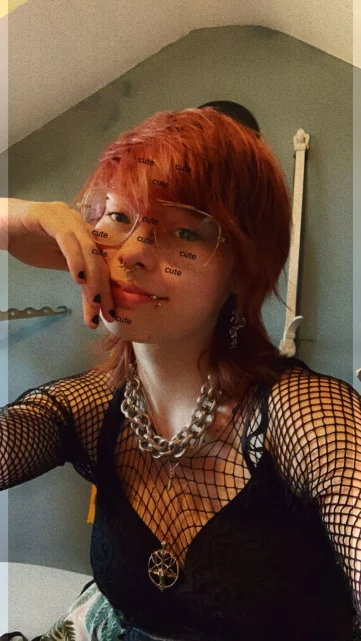 Photo of model @e-girl